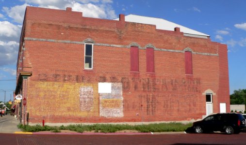 Warren Opera House (Friend, NE) from W 1