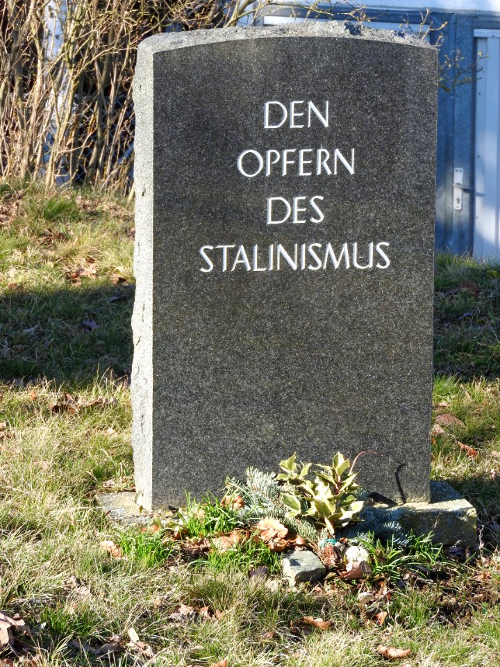 War memorial Cossengrün 4