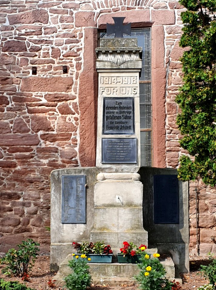 War memorial in Ichstedt 3