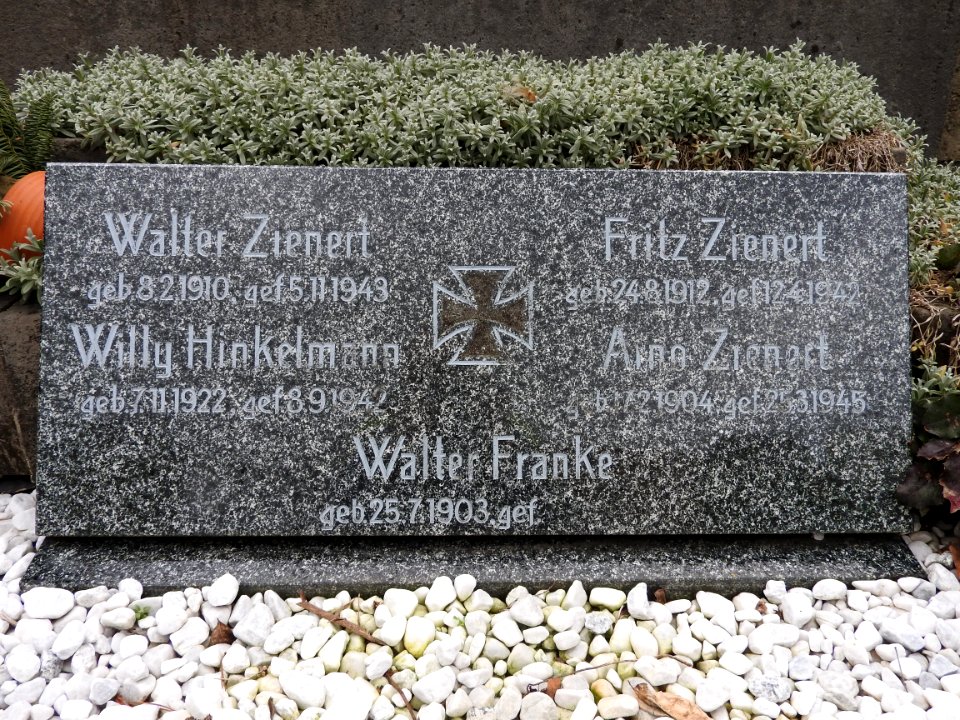 War memorial in Moxa 4
