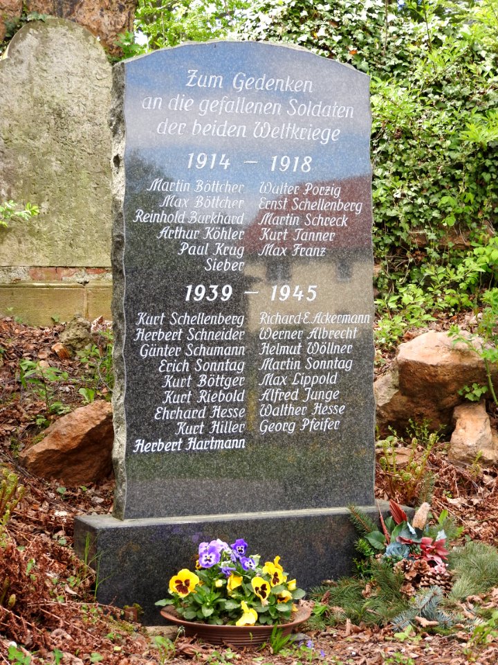 War memorial Haselbach, Rückersdorf 2