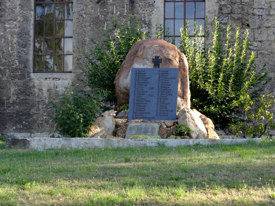 War memorial in Utenbach, Apolda 1