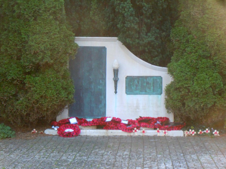 War Memorial at Easthill Park, Portslade (November 2015)
