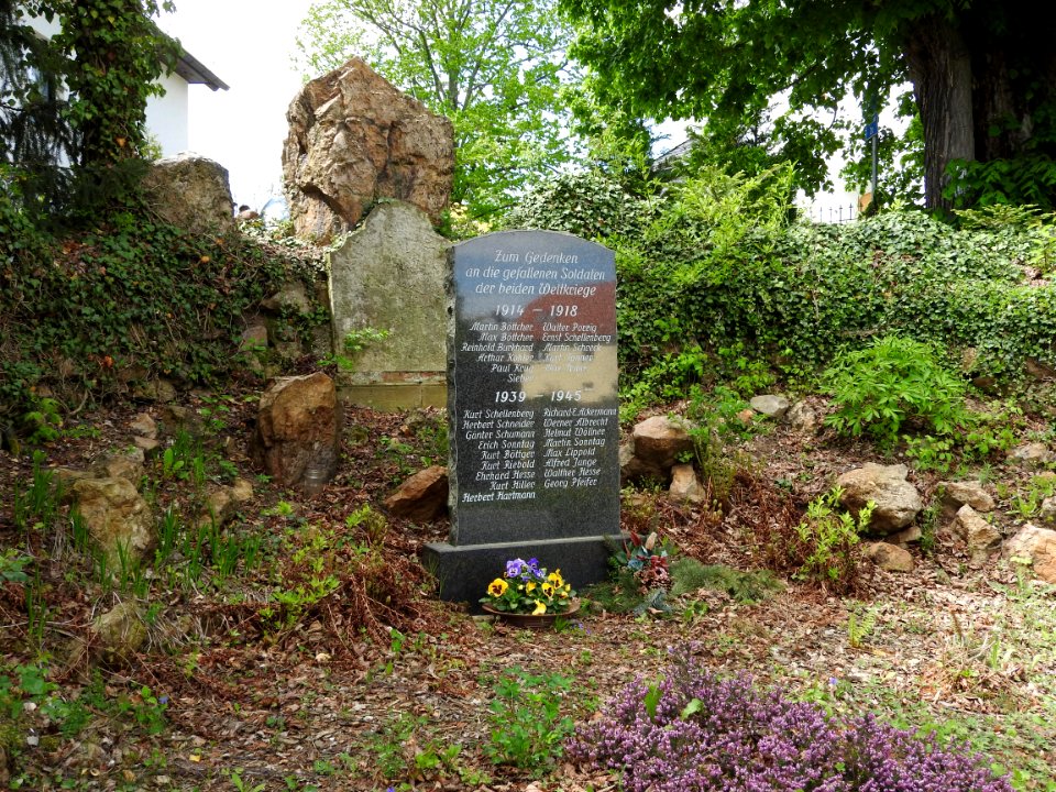 War memorial Haselbach, Rückersdorf 1