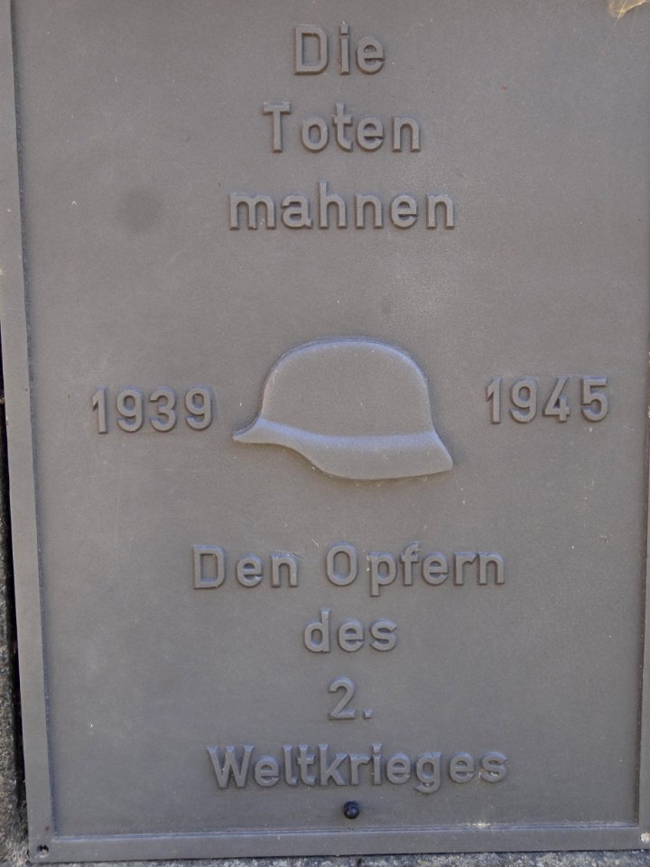 War memorial Großbrembach 2