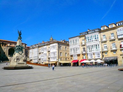 Vitoria - Plaza de la Virgen Blanca 39