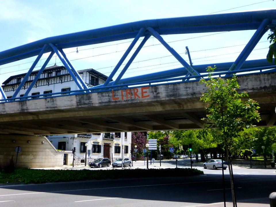 Vitoria - Puente de ferrocarril sobre el Portal de Castilla