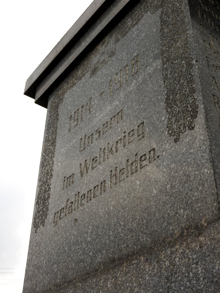 War memorial Daßlitz, Thuringia 09