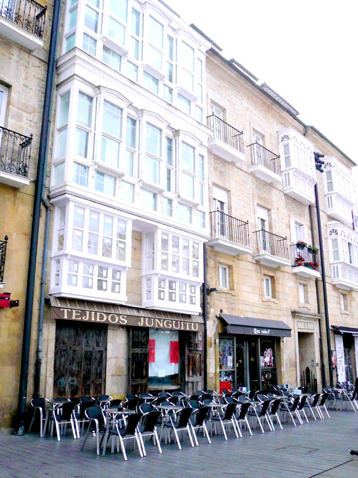 Vitoria - Plaza de la Virgen Blanca 37