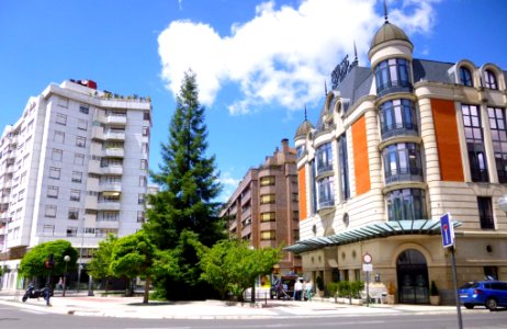 Vitoria - Portal de Castilla y Hotel Silken Ciudad de Vitoria