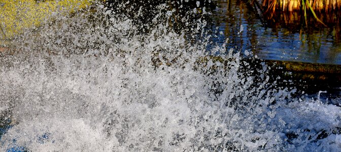 Fountain wet liquid photo