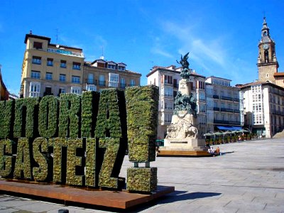 Vitoria - Plaza de la Virgen Blanca 19