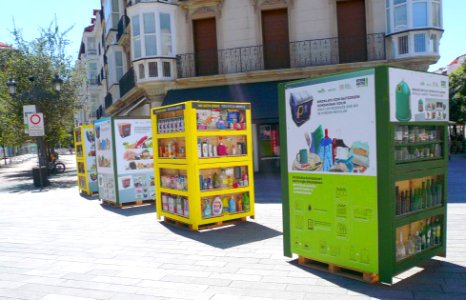 Vitoria - Plaza del General Loma, campaña pro-reciclaje 1