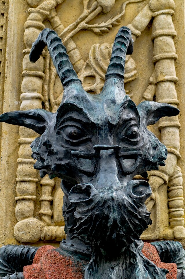 Animal sculpture bronze