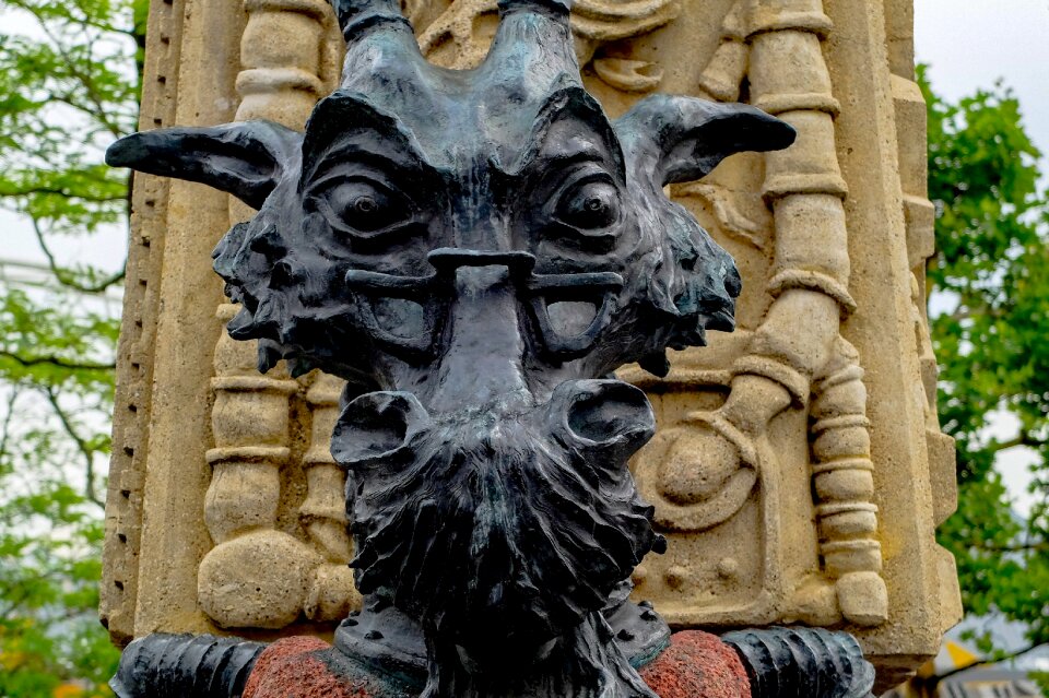 Animal sculpture bronze