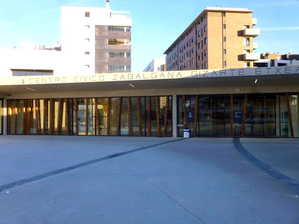 Vitoria - Centro Cívico Zabalgana 12