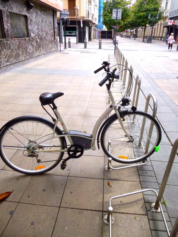 Vitoria - Calle Cato, alquiler municipal de bicicletas