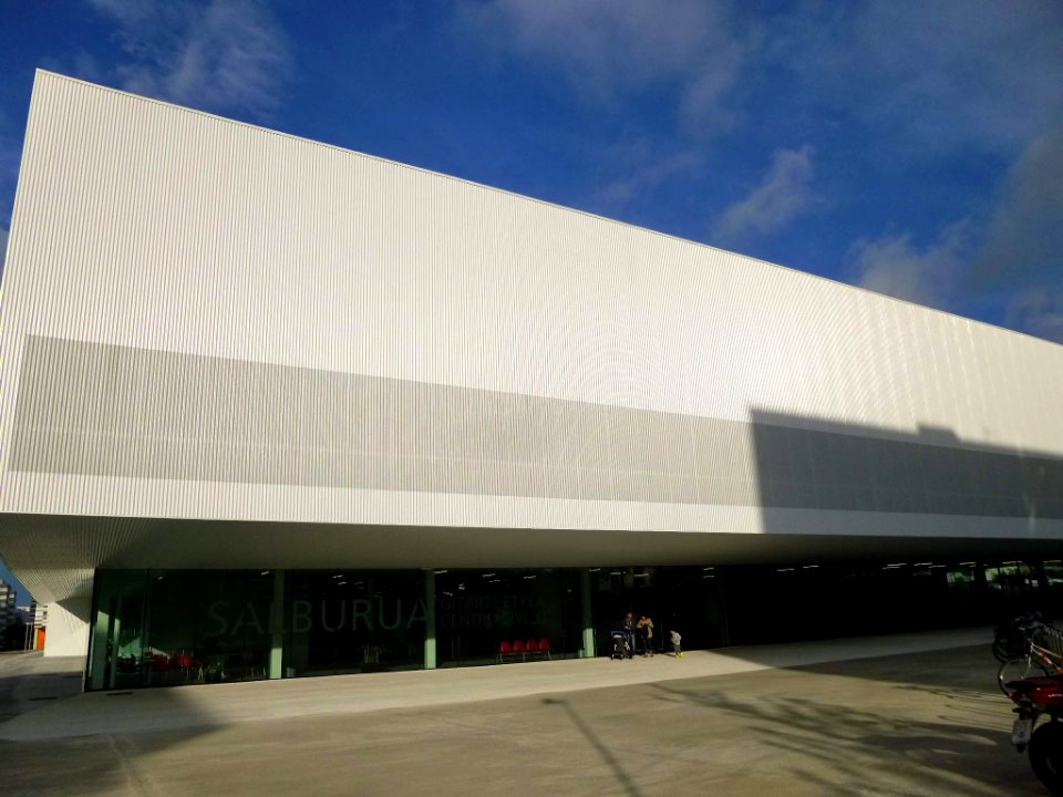 Vitoria - Centro Cívico Salburua 19