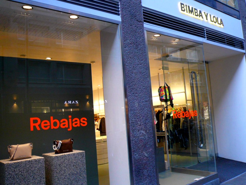 Vitoria - Bimba y Lola (Calle General Álava) 2