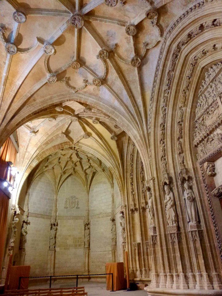 Vitoria - Catedral Vieja, portico 43