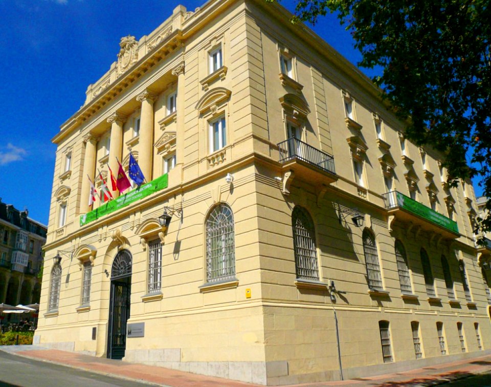 Vitoria - Centro Memorial de las Víctimas del Terrorismo (edificio del antiguo Banco de España) 08