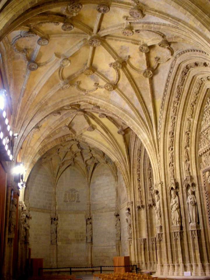 Vitoria - Catedral Vieja, portico 20