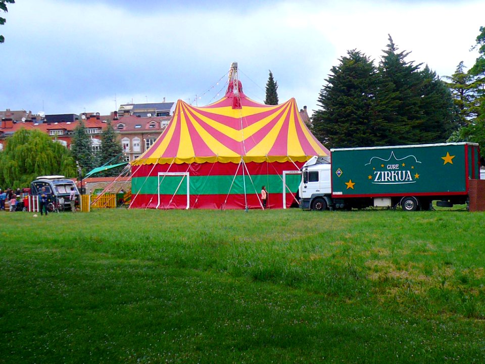 Vitoria - Circo en el Paseo de la Música (junio 2019) 1