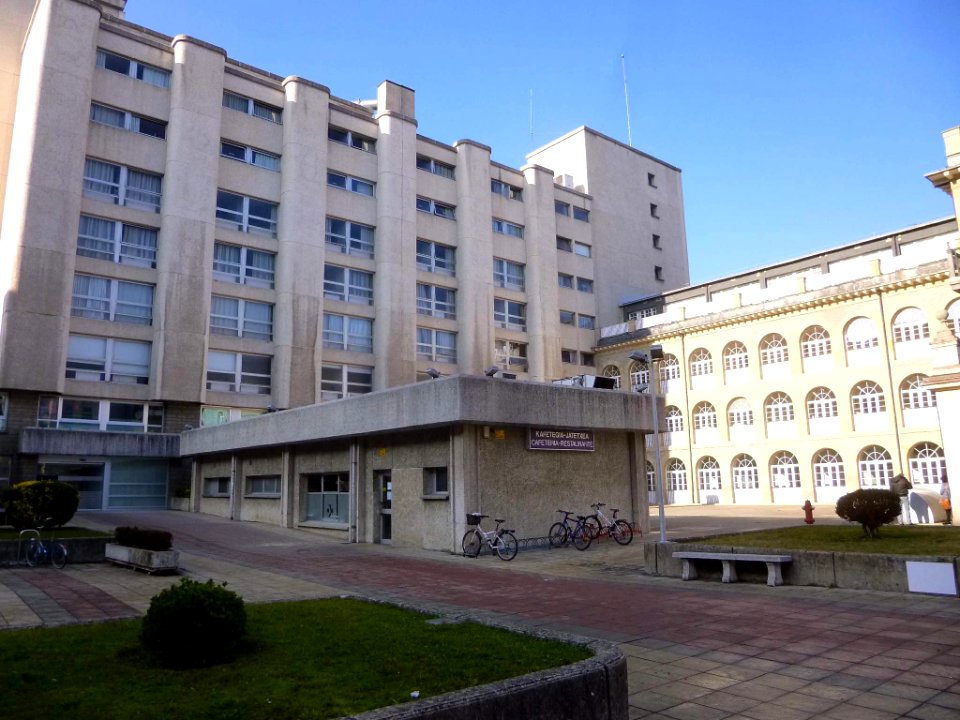 Vitoria - Hospital Universitario de Álava-Sede Santiago Apóstol 5