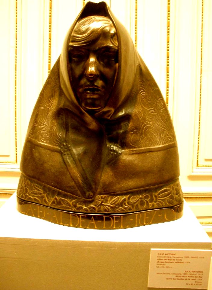 Vitoria - Museo de Bellas Artes de Álava. Escultura de Julio Antonio