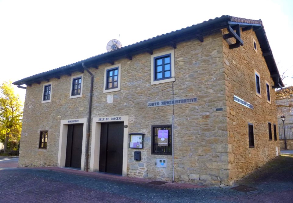 Vitoria - Junta Administrativa de Armentia-Sala del Concejo y Biblioteca