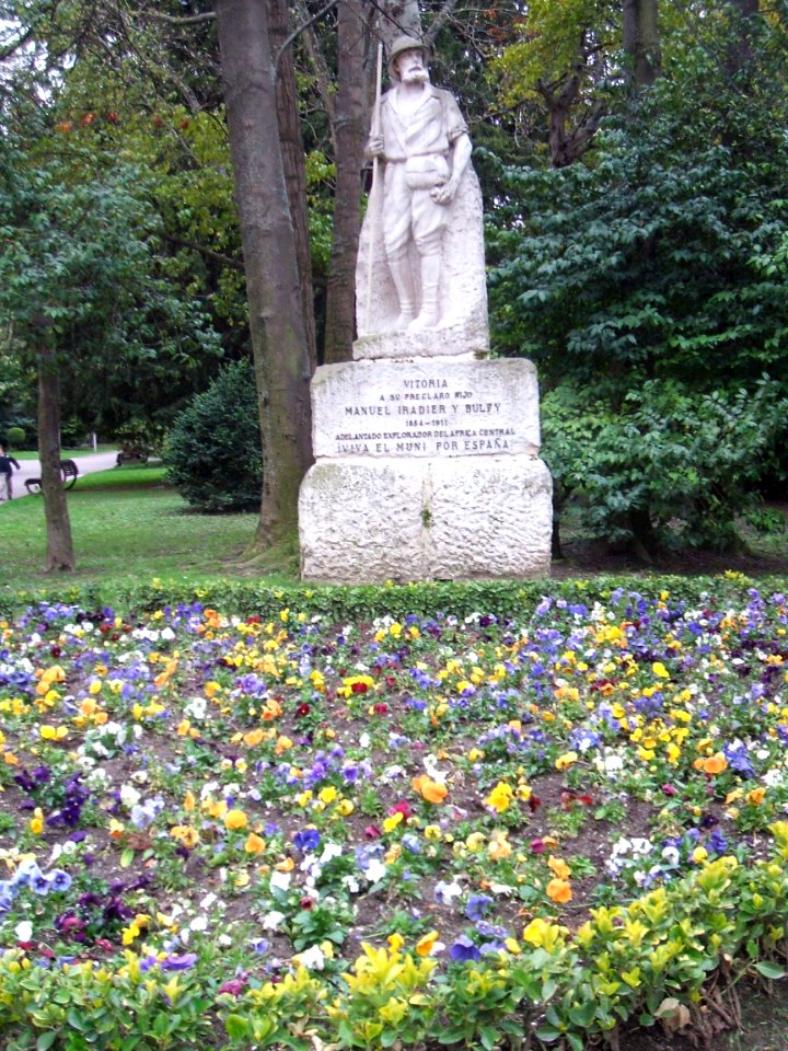Vitoria - Monumento a Manuel Iradier