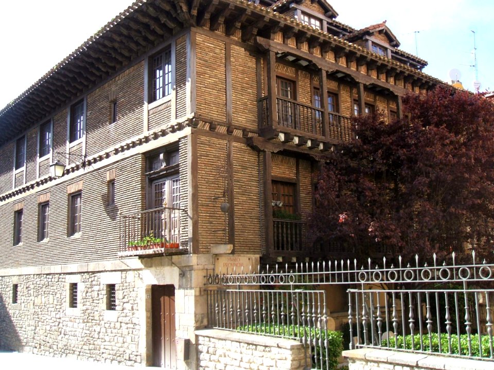 Vitoria - Palacio Gobeo-Guevara-San Juan (antiguo Museo Provincial de Arqueología) 02