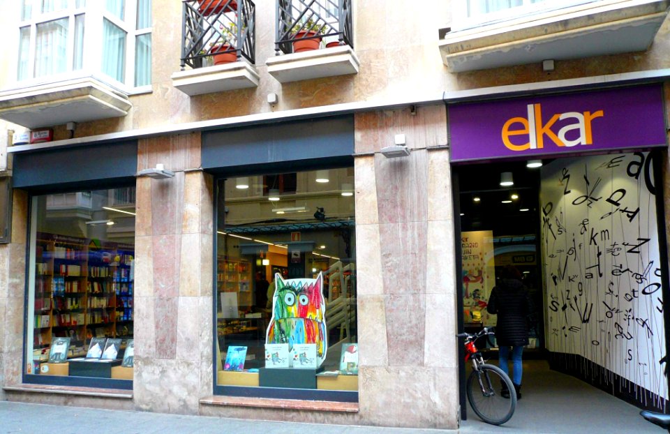 Vitoria - Librería Elkar 2
