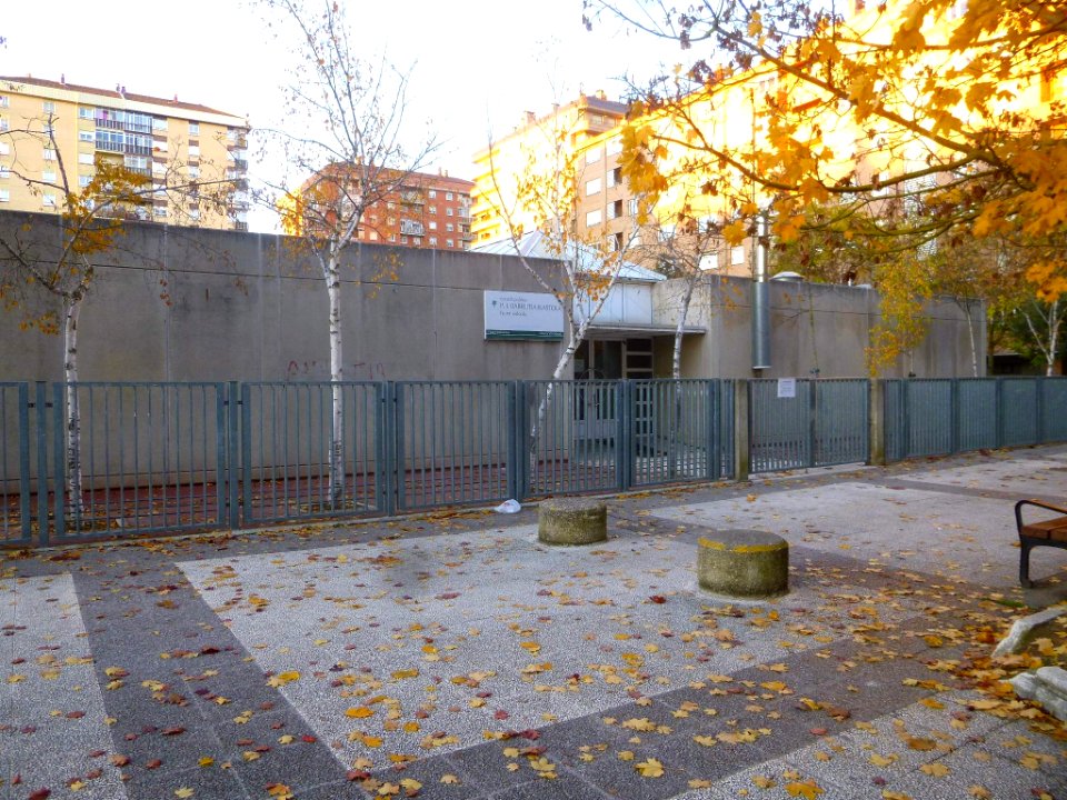 Vitoria - Lakua Central, Escuela Pública Pedro Ignacio Barrutia