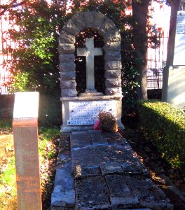 Vitoria - Tumba de Manuel Iradier 2