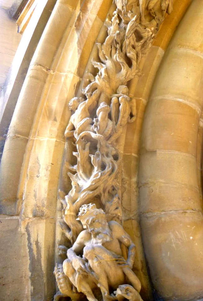 Vitoria - Relieves del ábside de la Catedral Nueva 5