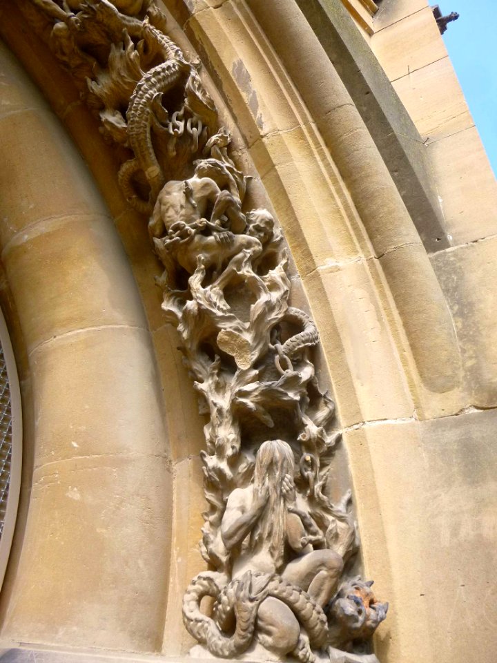 Vitoria - Relieves del ábside de la Catedral Nueva 4