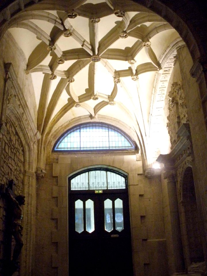 Vitoria - Iglesia de San Pedro Apóstol 05
