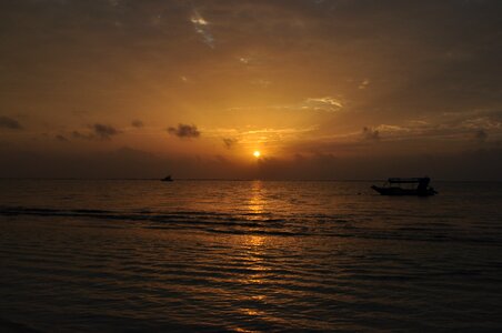 Sun ocean cloud photo