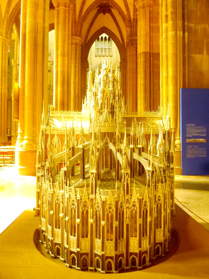 Vitoria - Iglesia de María Inmaculada ('Catedral Nueva') 07