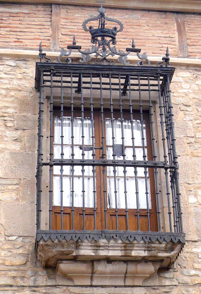 Vitoria - Iglesia de San Miguel Arcángel, exterior 3