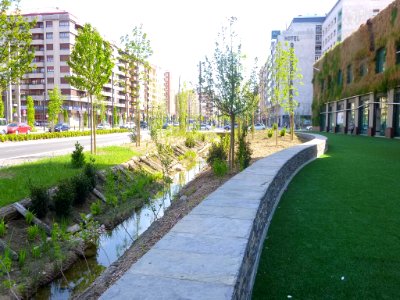 Vitoria - Avenida de Gasteiz, río Batán 08