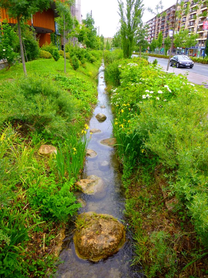 Vitoria - Avenida de Gasteiz, río Batán 29