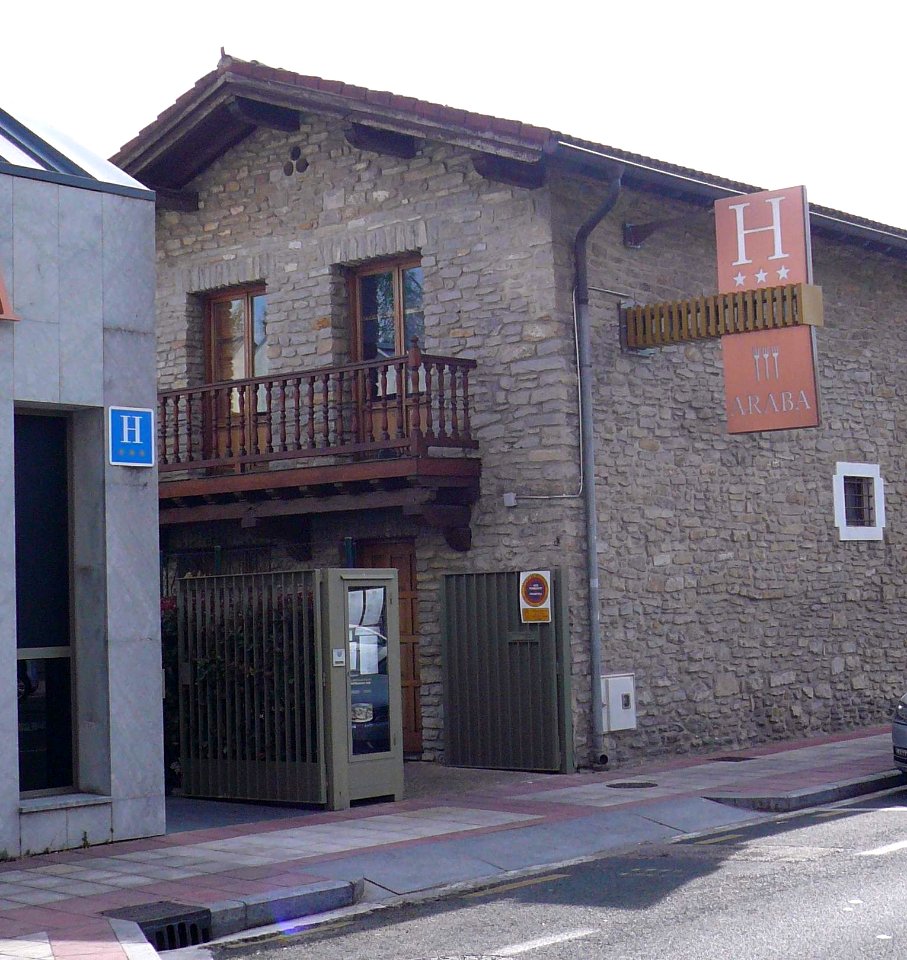 Vitoria - Avenida de los Huetos, Hotel Araba 3