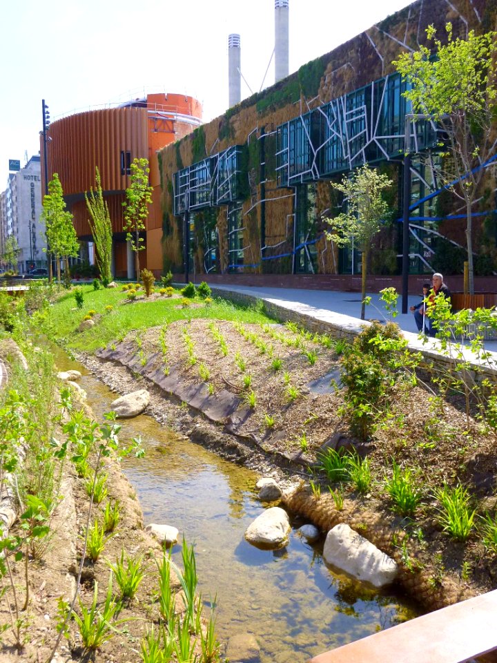 Vitoria - Avenida de Gasteiz, río Batán 10