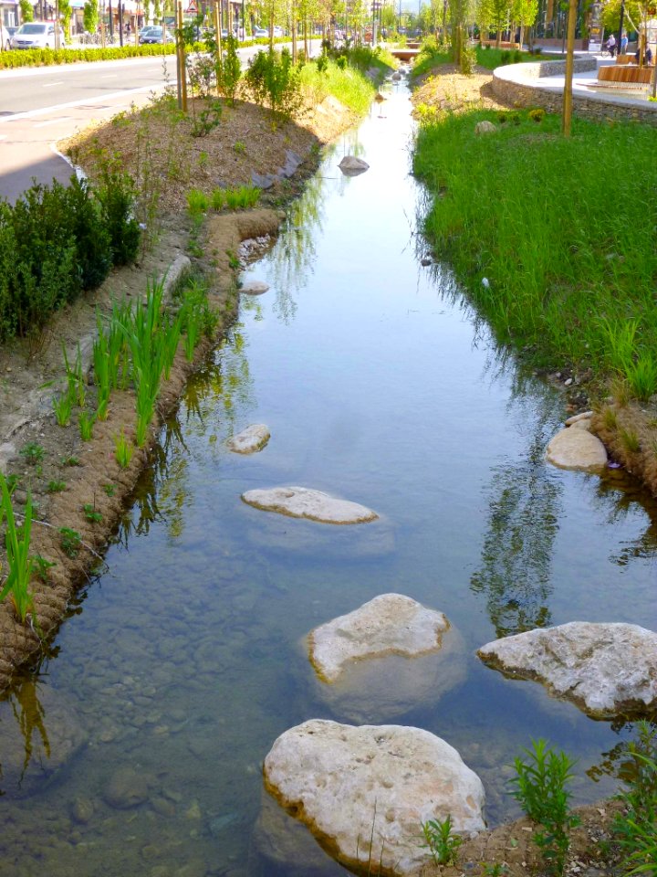 Vitoria - Avenida de Gasteiz, río Batán 02