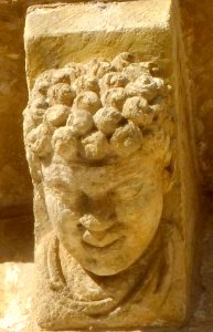 Vitoria - Armentia, Basílica de San Prudencio, canecillos 06