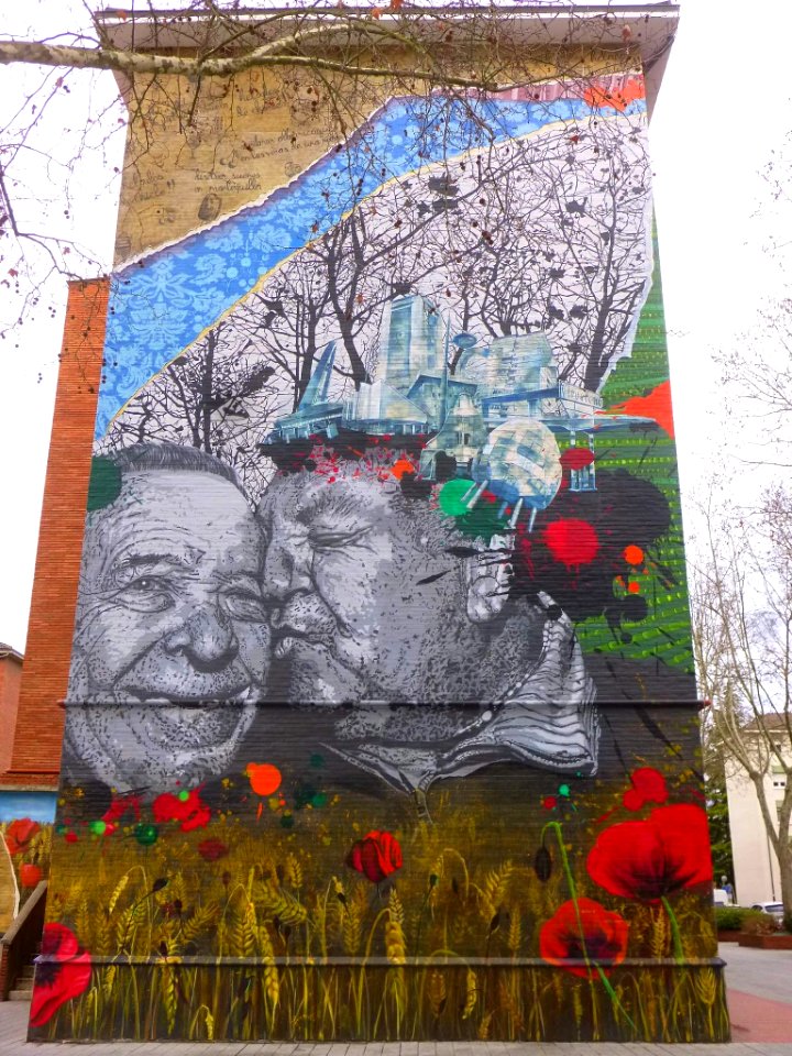 Vitoria - Barrio de Zaramaga, mural 'En la cresta de la arruga'