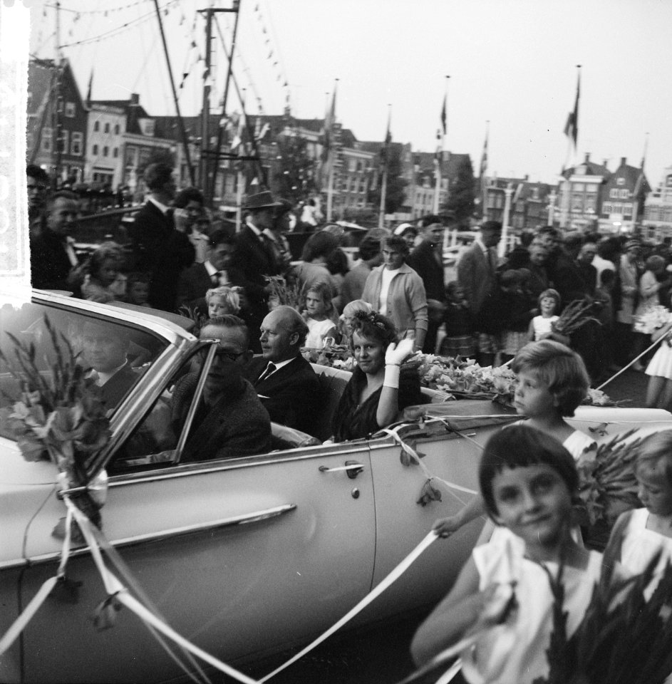 Visserijdagen in Harlingen, de 23 jarige Antje Bakker Terpstra, Bestanddeelnr 916-8419