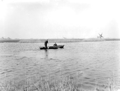 Visserij, viskwekerijen, boten, mannen, molens, Bestanddeelnr 192-0841